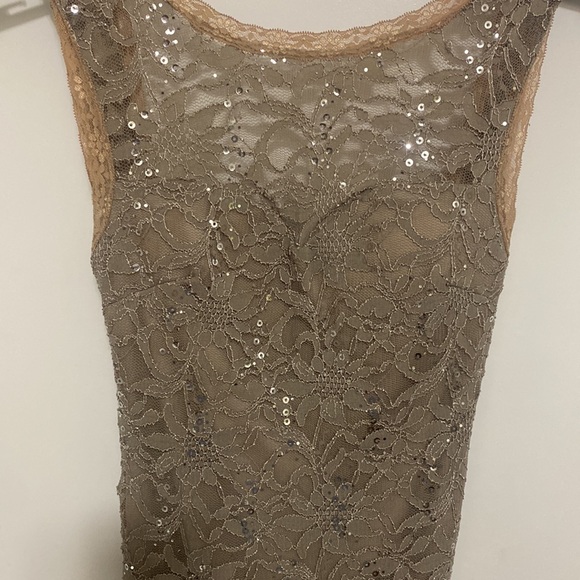 Brown Windsors size 3/4 gown. - Picture 2 of 5